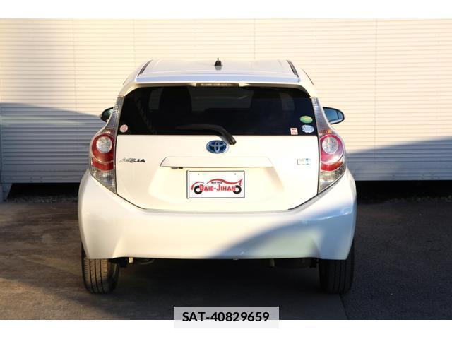 Toyota AQUA 2012-04 7810680-11