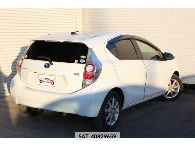 Toyota AQUA 2012-04 7810680-2
