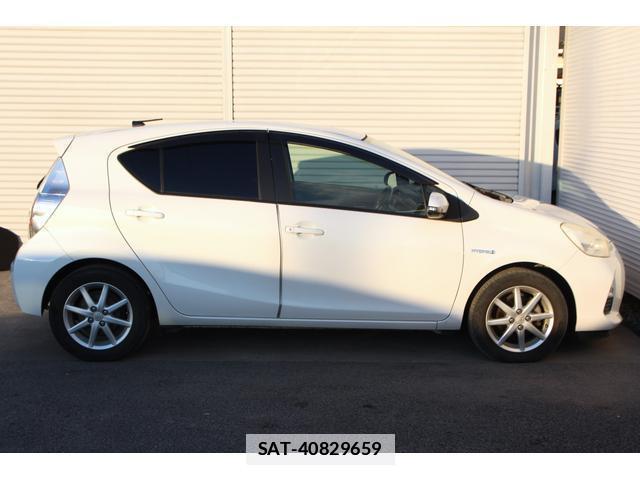 Toyota AQUA 2012-04 7810680-3