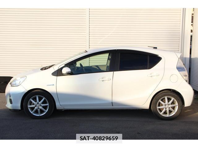 Toyota AQUA 2012-04 7810680-4