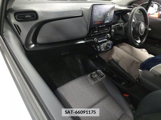 Toyota AQUA 2026-03 7810994-2