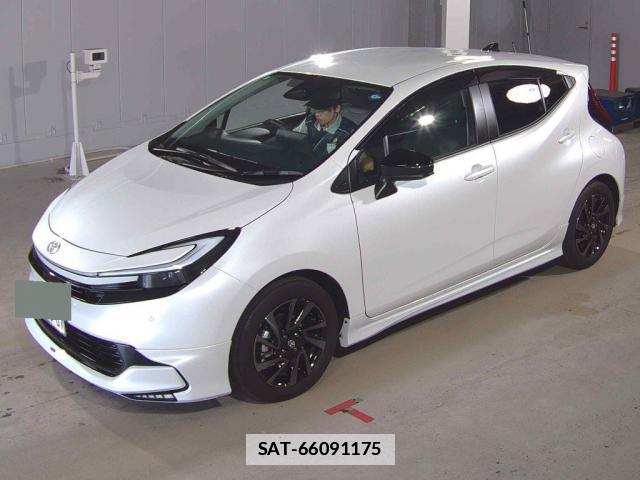 Toyota AQUA 2026-03 7810994-3