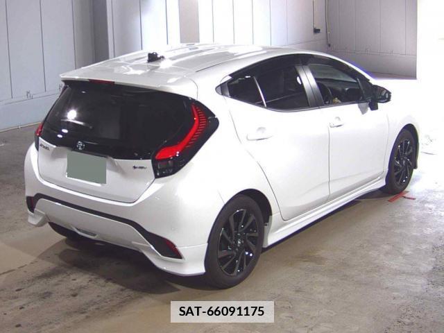Toyota AQUA 2026-03 7810994-4
