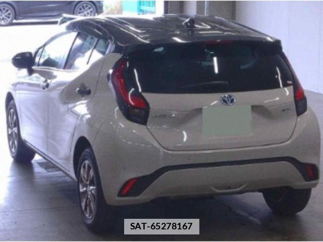 Toyota AQUA 2024-10 7811135-1