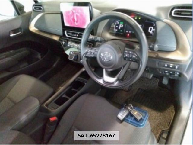 Toyota AQUA 2024-10 7811135-2