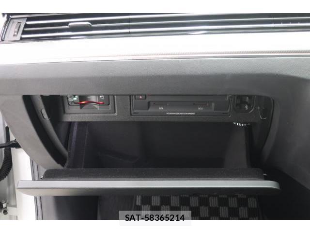 VolksWagen ARTEON 2017-11 7793188-12