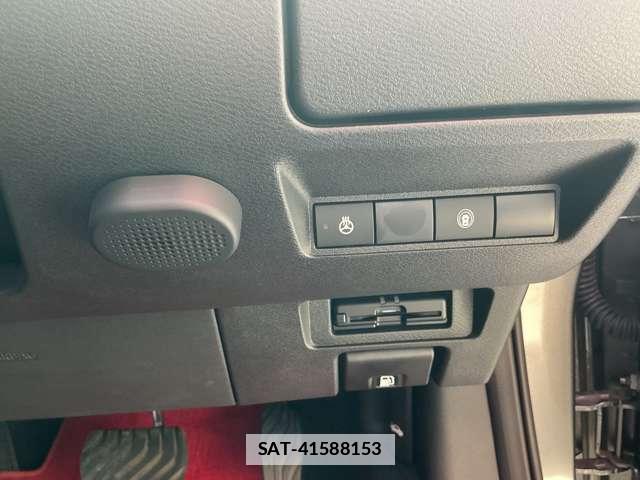 Nissan AURA 2023-06 7795543-13