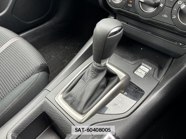 Mazda AXELA 2017-12 7801710-17