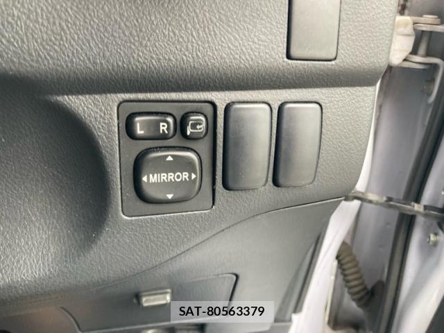 Toyota BB 2007-06 7800500-8