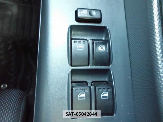 Toyota BB 2009-09 7804384-10