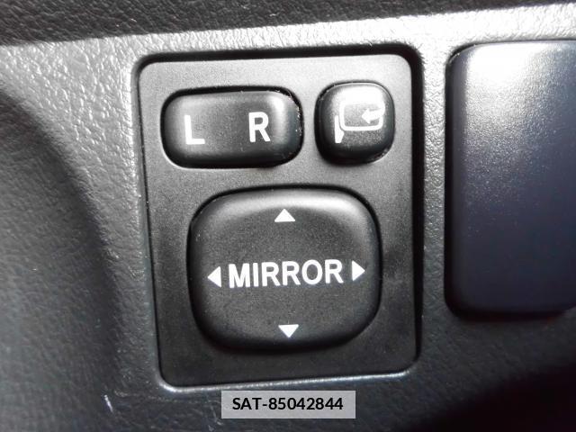 Toyota BB 2009-09 7804384-9