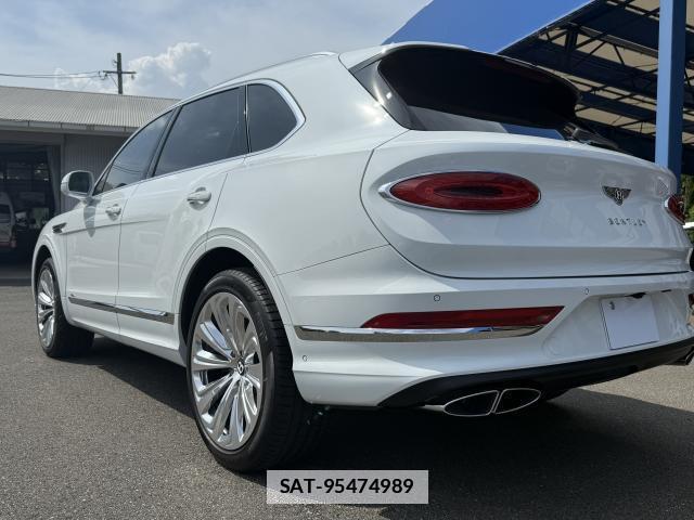 Bentley BENTAYGA 2024-06 7800899-13
