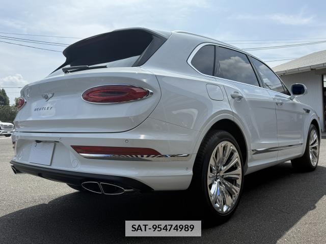 Bentley BENTAYGA 2024-06 7800899-14
