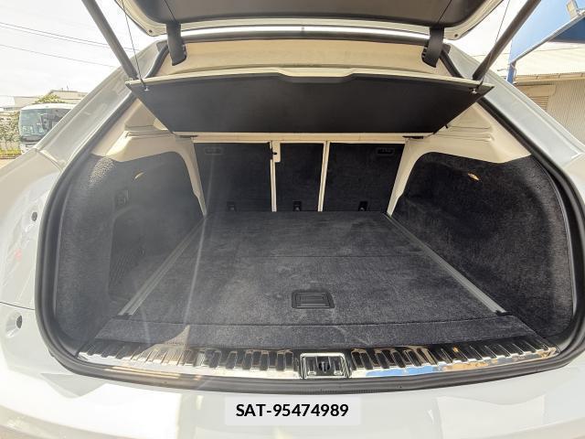 Bentley BENTAYGA 2024-06 7800899-18