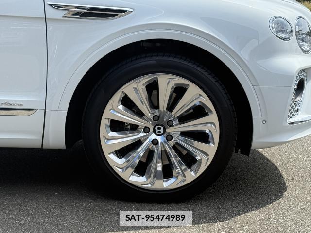 Bentley BENTAYGA 2024-06 7800899-19