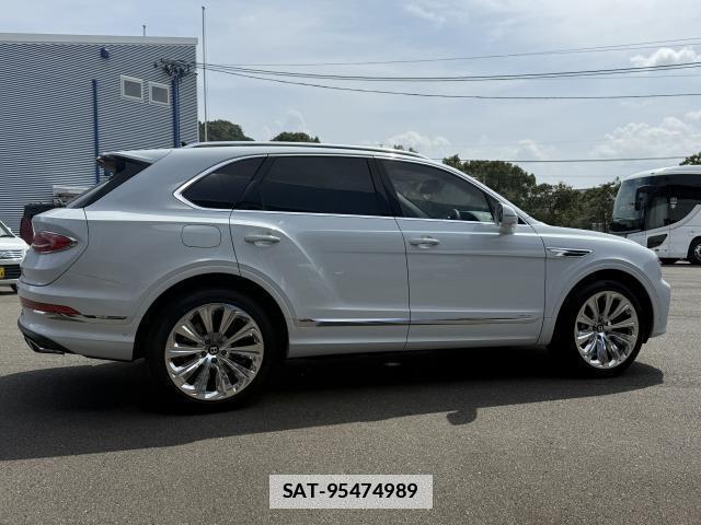 Bentley BENTAYGA 2024-06 7800899-3