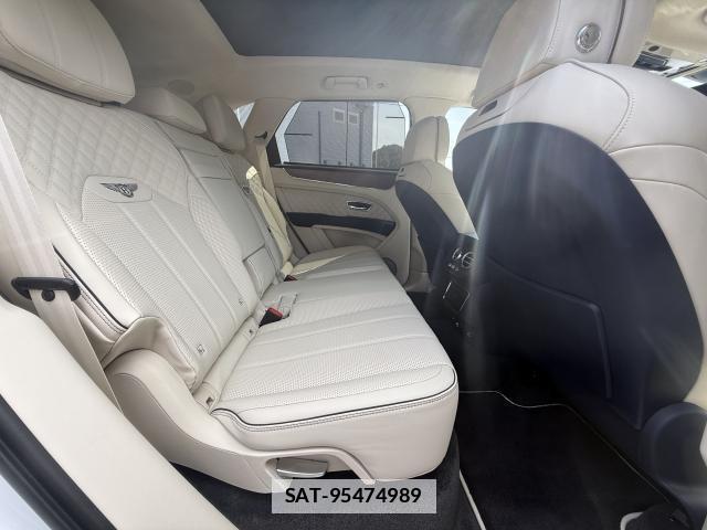 Bentley BENTAYGA 2024-06 7800899-6