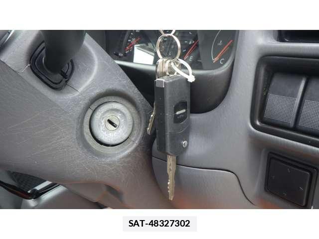 Mazda BONGO VAN 2017-11 7797480-10