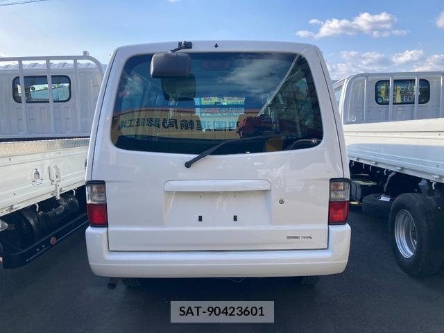 Mazda BONGO VAN 2015-05 7797578-4