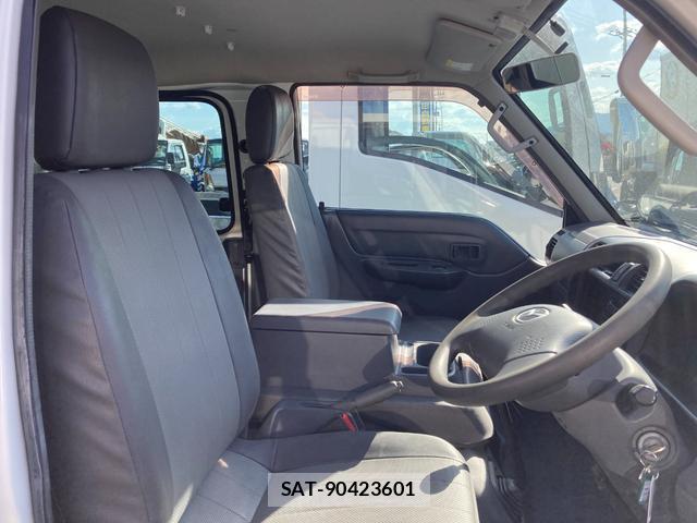 Mazda BONGO VAN 2015-05 7797578-5