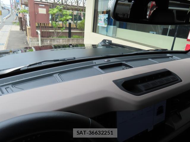 Ford BRONCO 2023-09 7802071-15
