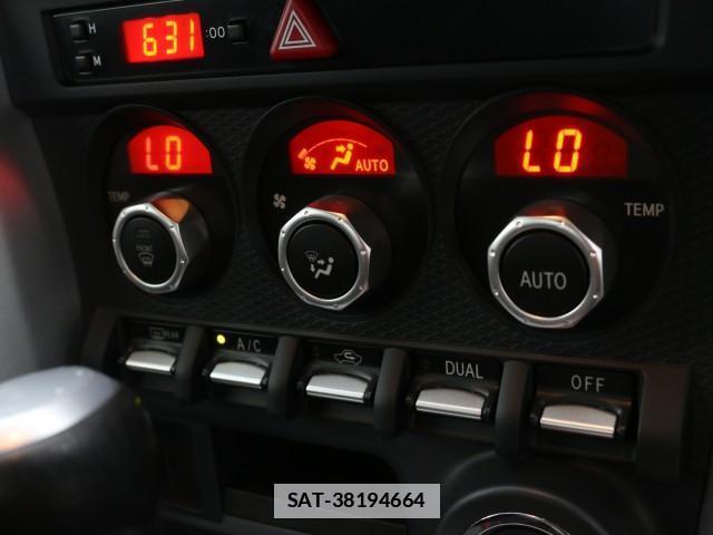 Subaru BRZ 2015-10 7796369-16
