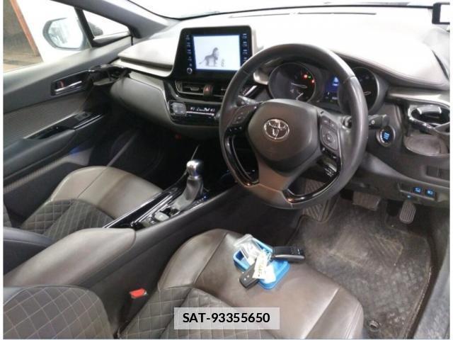 Toyota C-HR 2020-09 7793834-2