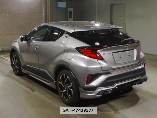 Toyota C-HR 2023-02 7793996-1