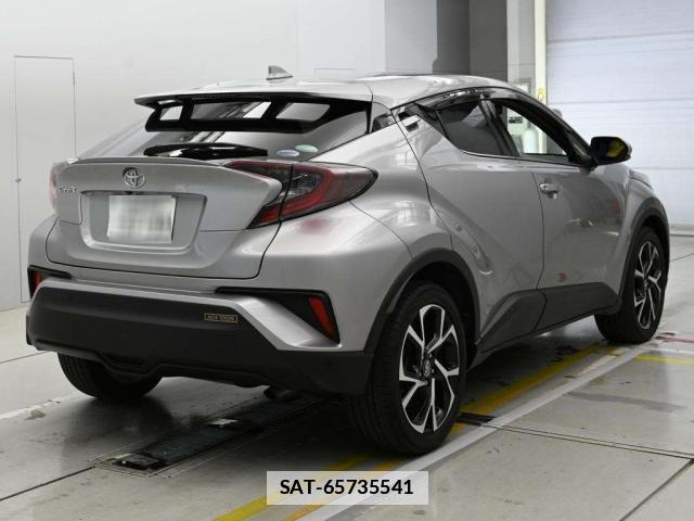 Toyota C-HR 2017-03 7793997-11