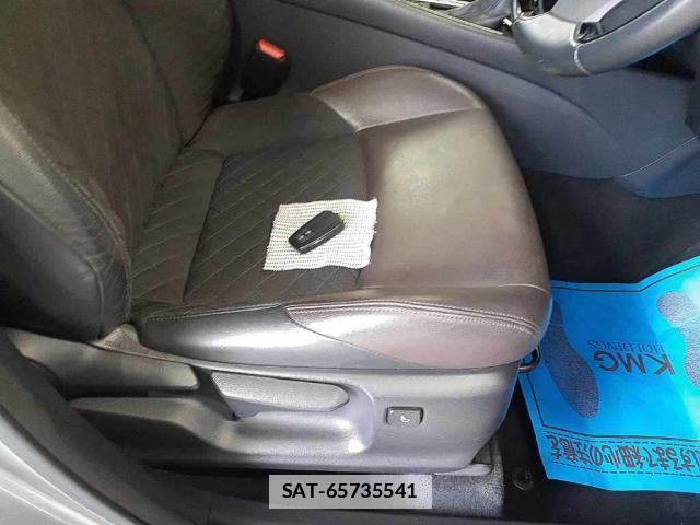 Toyota C-HR 2017-03 7793997-3