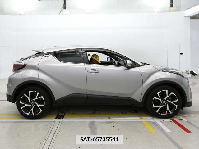 Toyota C-HR 2017-03 7793997-8