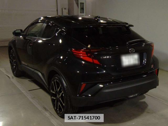 Toyota C-HR 2022-07 7794118-1
