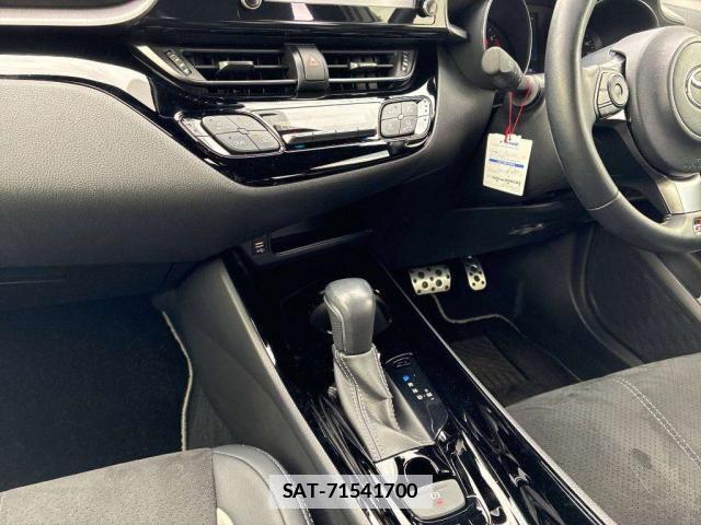 Toyota C-HR 2022-07 7794118-12
