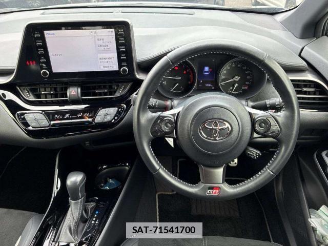 Toyota C-HR 2022-07 7794118-2