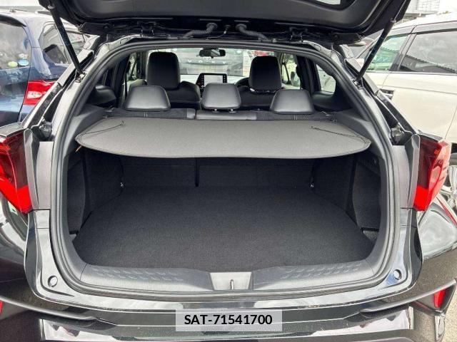 Toyota C-HR 2022-07 7794118-4