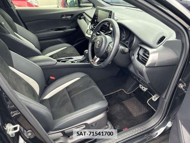 Toyota C-HR 2022-07 7794118-7