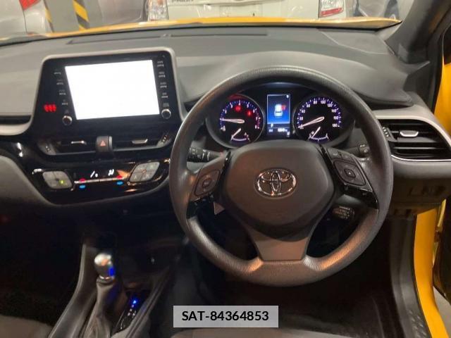 Toyota C-HR 2023-05 7794180-2