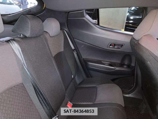 Toyota C-HR 2023-05 7794180-4
