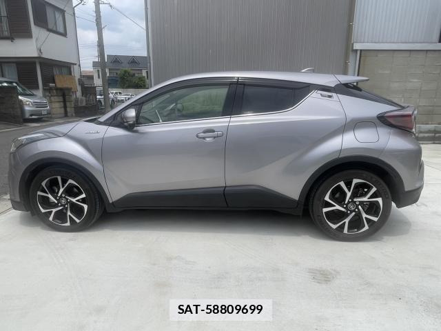 Toyota C-HR 2017-06 7797775-10