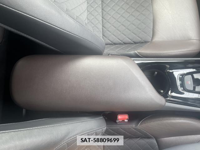 Toyota C-HR 2017-06 7797775-17