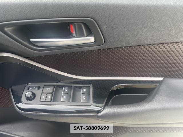 Toyota C-HR 2017-06 7797775-18
