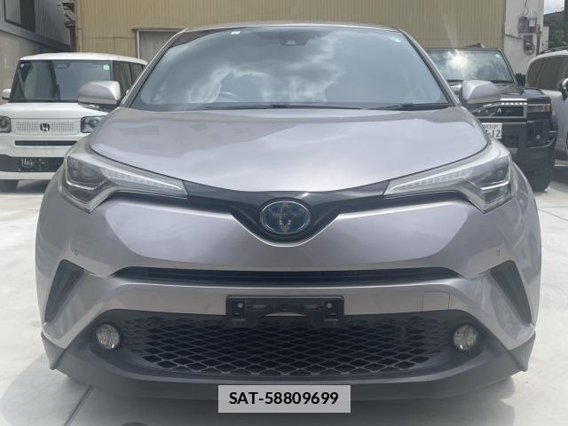 Toyota C-HR 2017-06 7797775-7