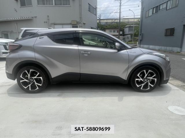 Toyota C-HR 2017-06 7797775-9