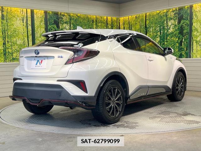 Toyota C-HR 2017-09 7799452-16