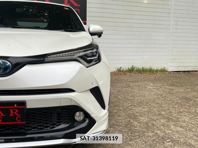 Toyota C-HR 2017-10 7800066-11