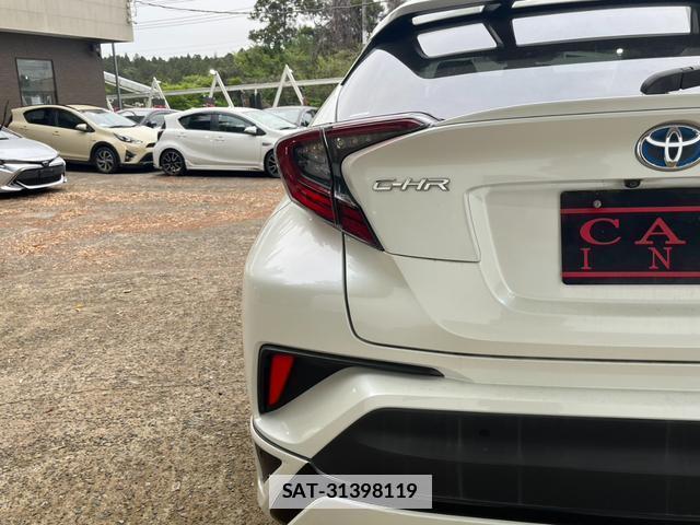 Toyota C-HR 2017-10 7800066-12