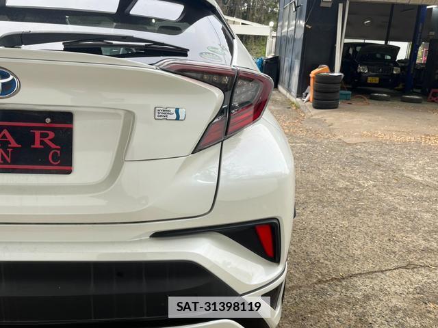 Toyota C-HR 2017-10 7800066-13