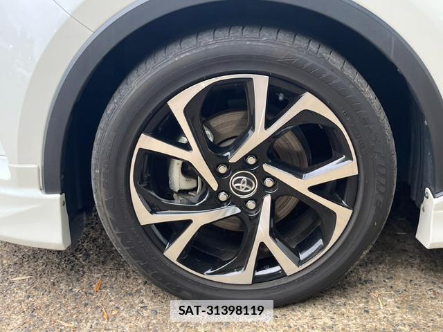 Toyota C-HR 2017-10 7800066-19