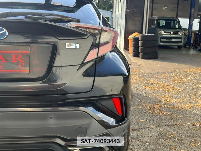 Toyota C-HR 2017-10 7800069-13