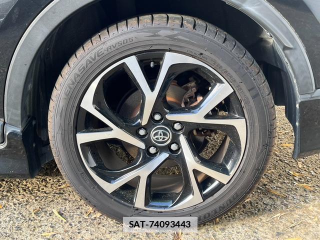 Toyota C-HR 2017-10 7800069-16